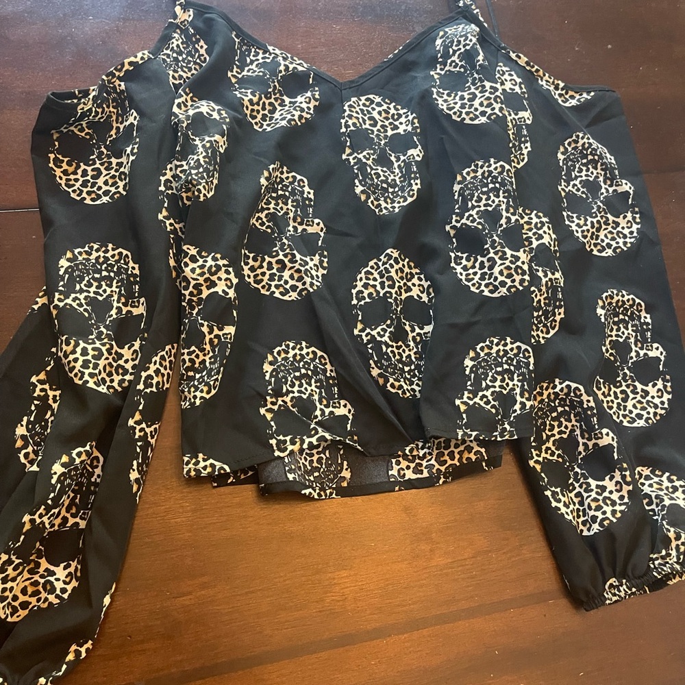 Skull blouse - Picture 4 of 5